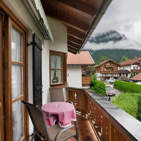 Werdenfels Apartment *