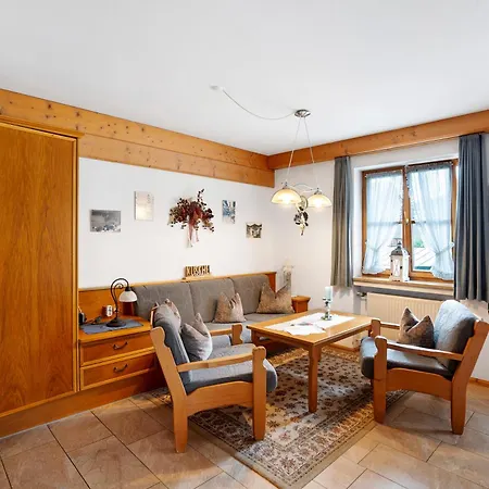 Werdenfels Apartment *